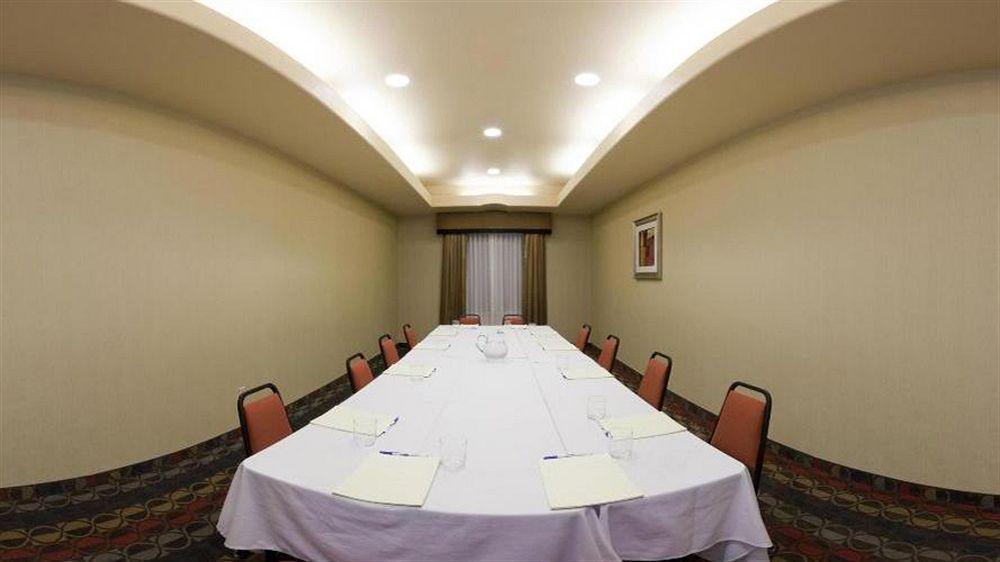 Holiday Inn Express & Suites Dinuba West By Ihg Экстерьер фото